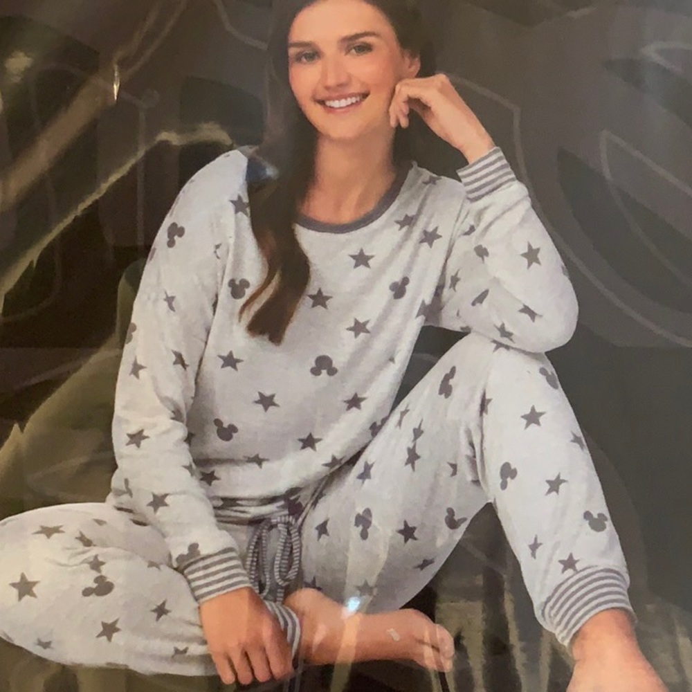 Disney Ladies' 2 Piece Cozy Pajama Set - Large